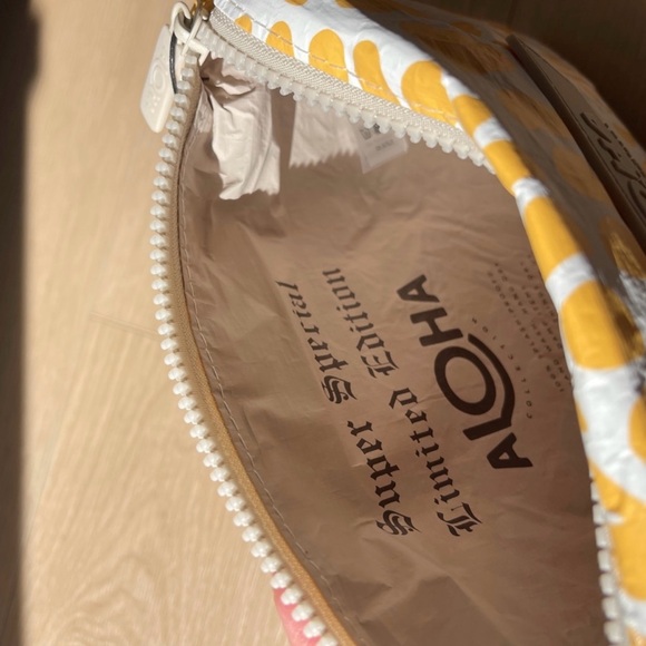 Aloha Collection small pouch - Picture 4 of 4